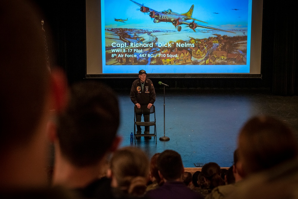 WWII B-17 pilot speaks to ROTC cadets