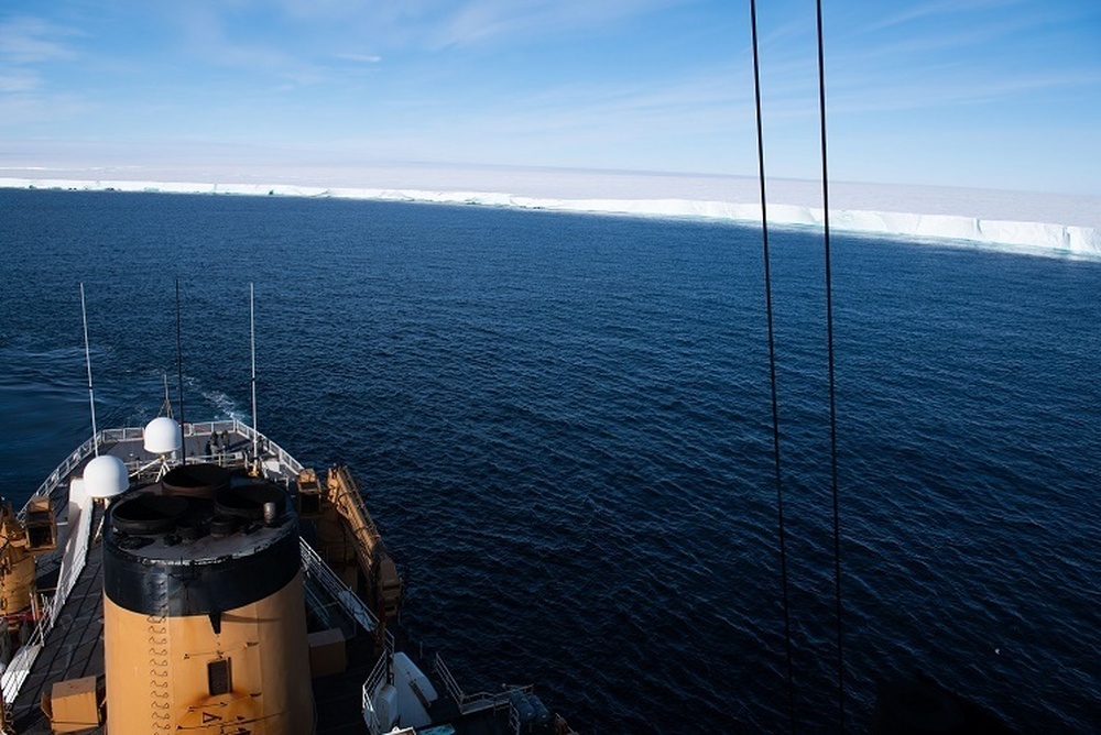 DVIDS - Images - USCGC Polar Star (WAGB 10) reaches southernmost ...