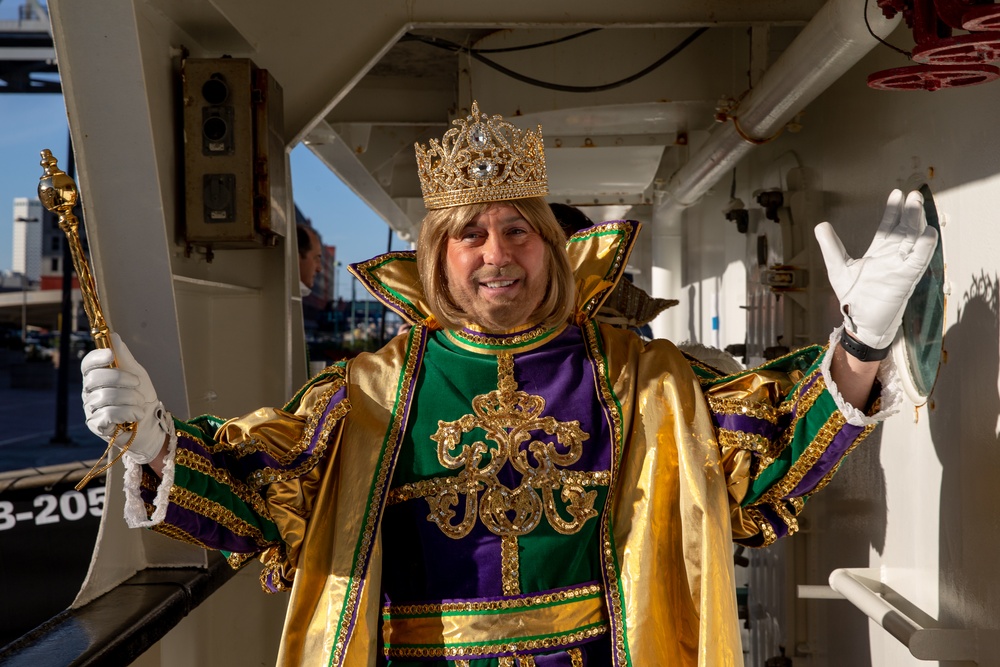New Orleans Celebrates Lundi Gras with arrival of Rex, Zulu