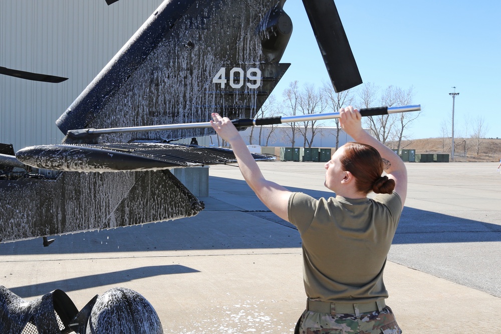 Black Hawk wash