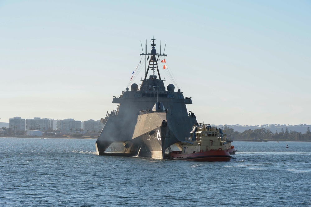 USS Savannah (LCS 28) Arrives in its Homeport San Diego for the First Time