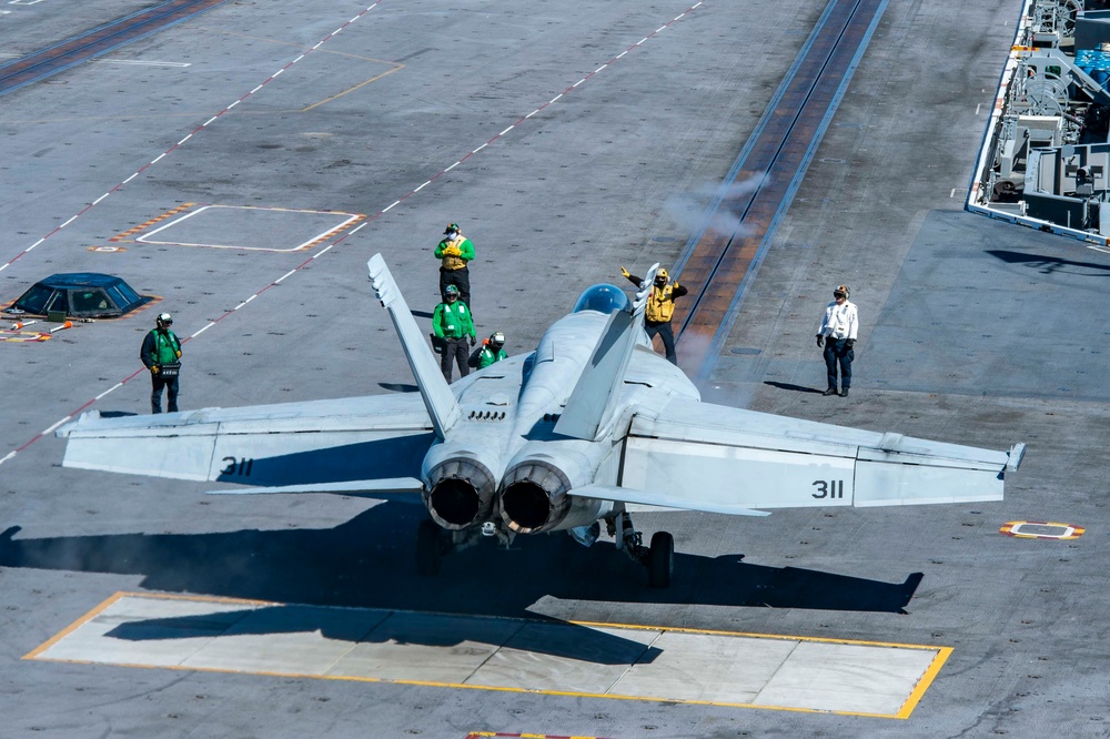 F/A 18E Super Hornet Prepares To Launch Off Flight Deck