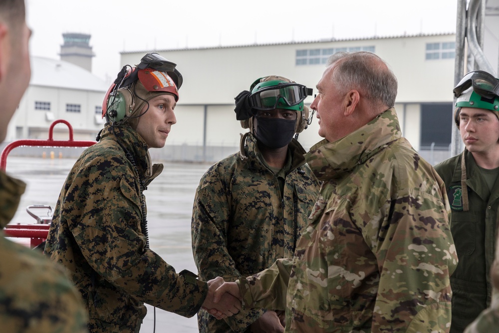 MCAS Iwakuni: USFJ commander visit