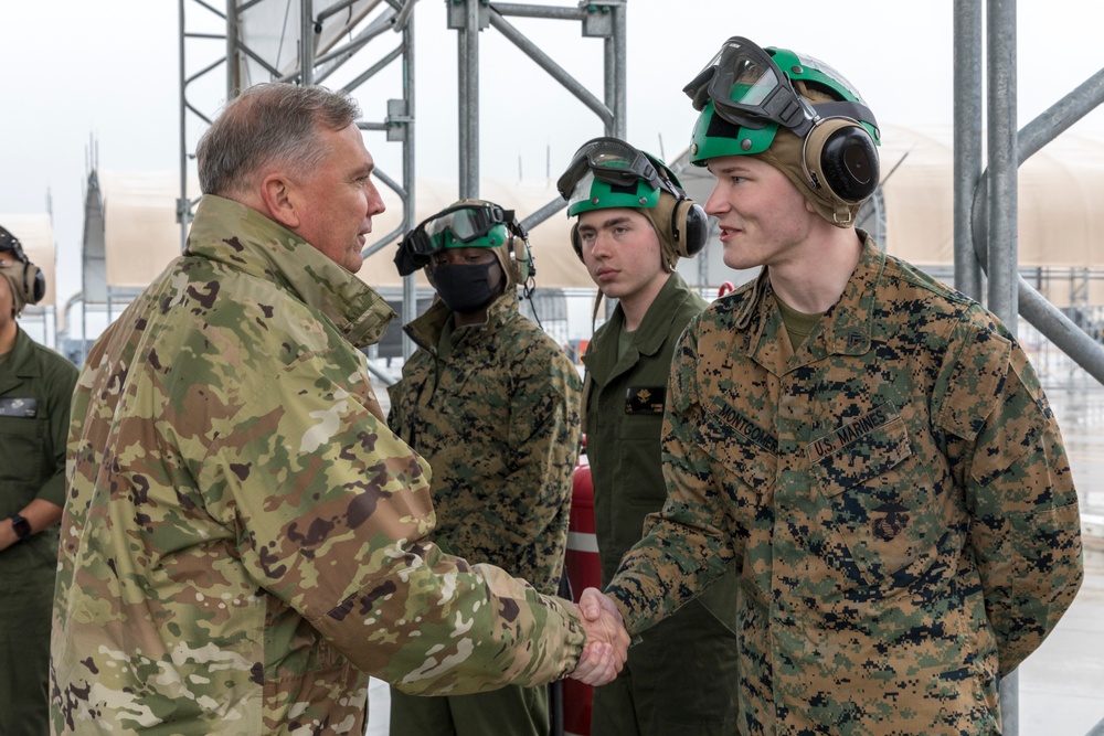 MCAS Iwakuni: USFJ commander visit