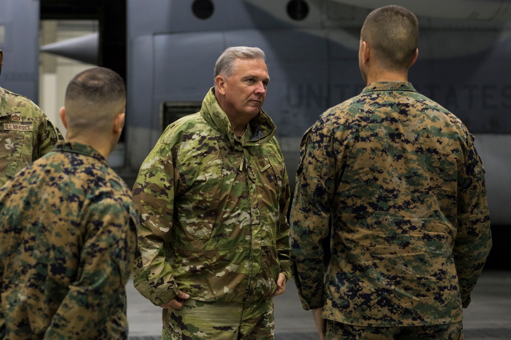 MCAS Iwakuni: USFJ commander visit