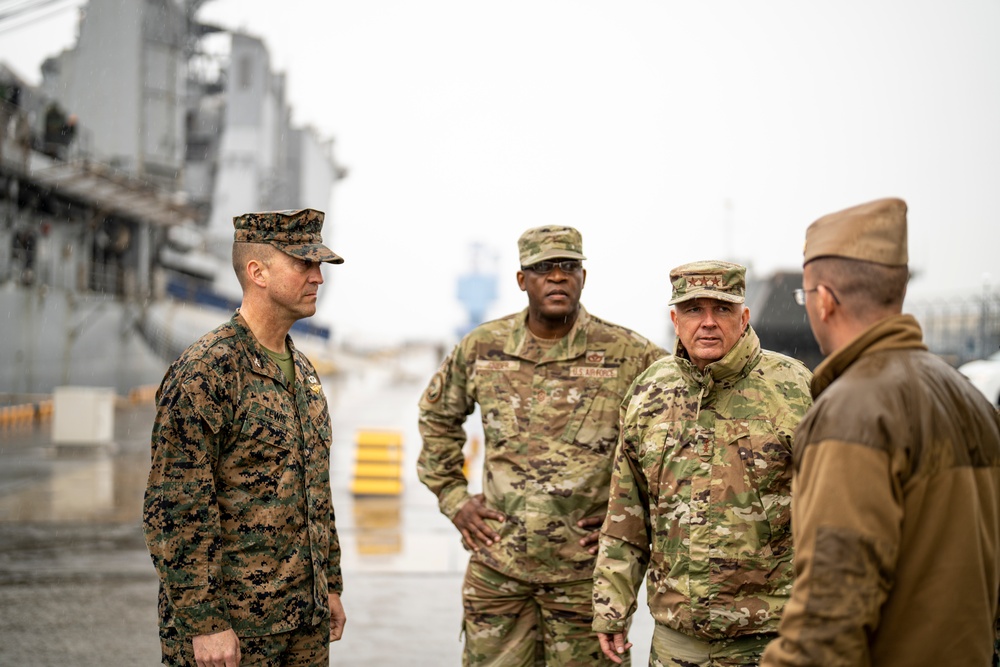 MCAS Iwakuni: USFJ commander visit