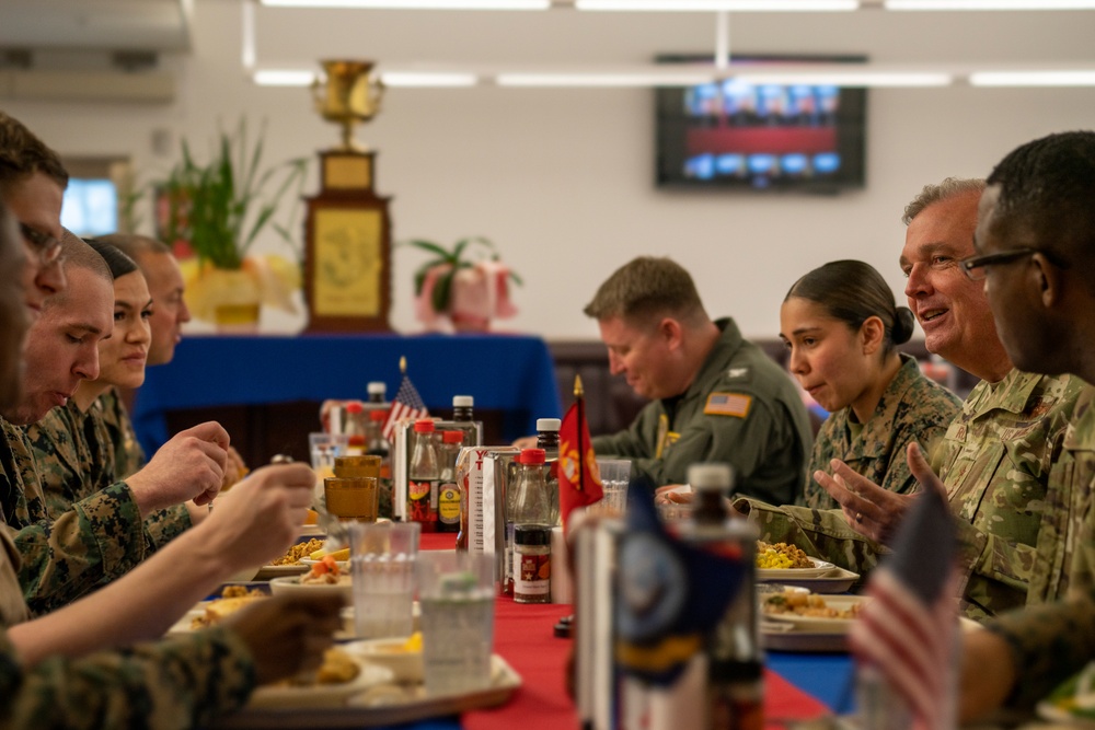 MCAS Iwakuni: USFJ commander visit