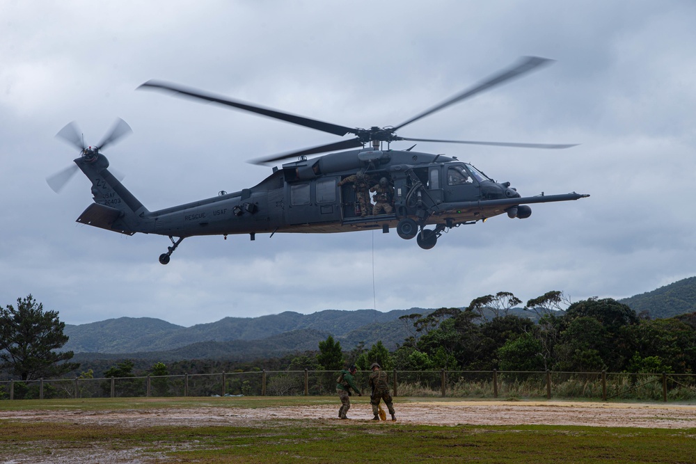 U.S. Marines conduct joint casualty hoist training drills