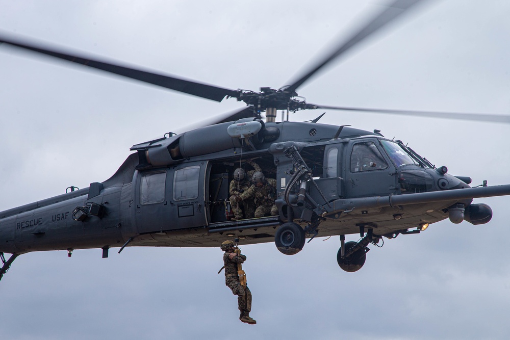 U.S. Marines conduct joint casualty hoist training drills