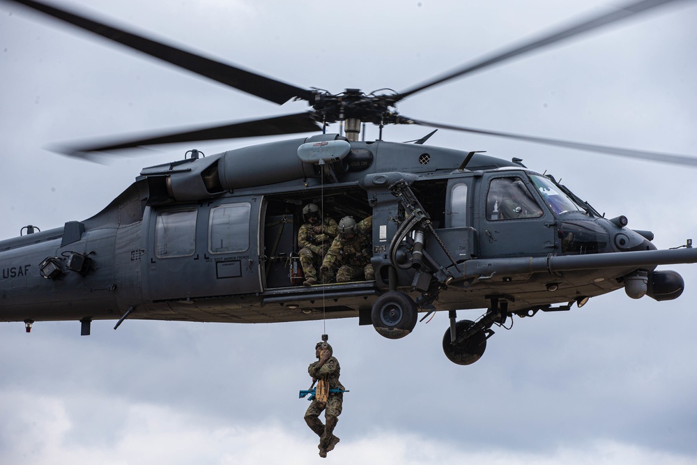 U.S. Marines conduct joint casualty hoist training drills