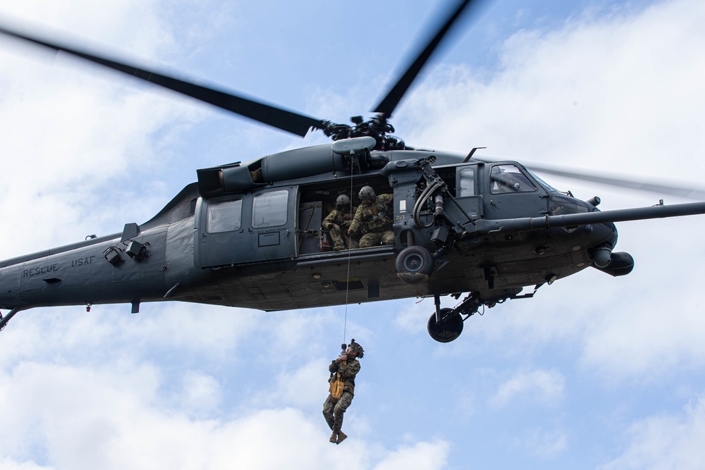 U.S. Marines conduct joint casualty hoist training drills