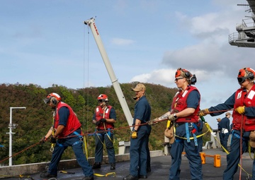 Abraham Lincoln arrives in Guam
