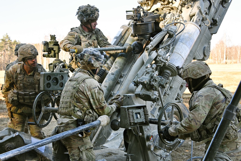 4-319th AFAR, 173rd AB live fire with M777 howitzers