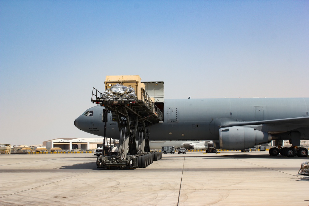 KC-10 Cargo Load Operations