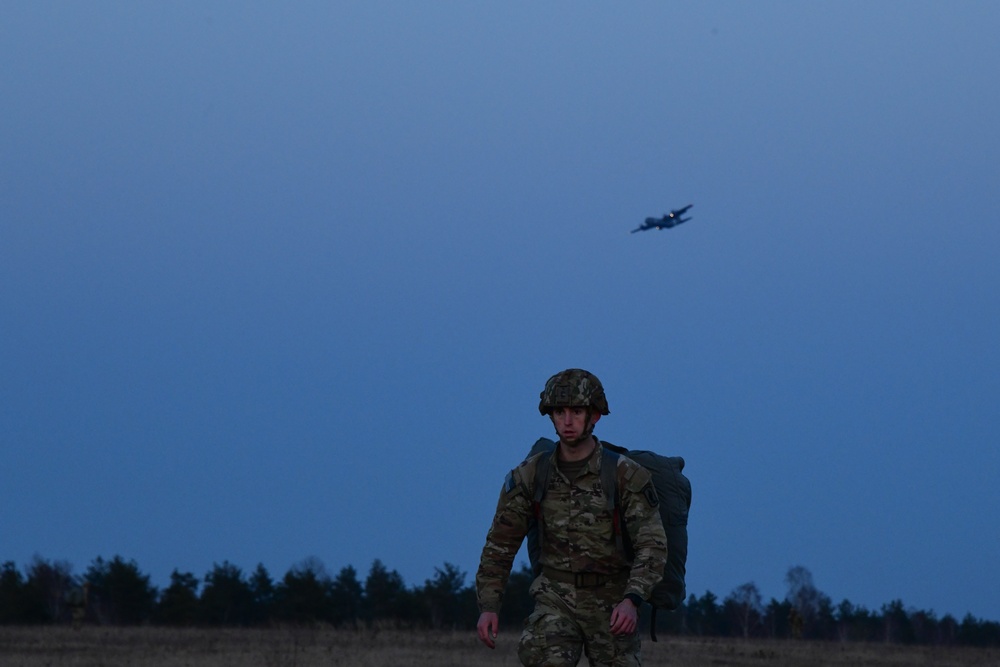 173rd BSB conduct Airborne Operations