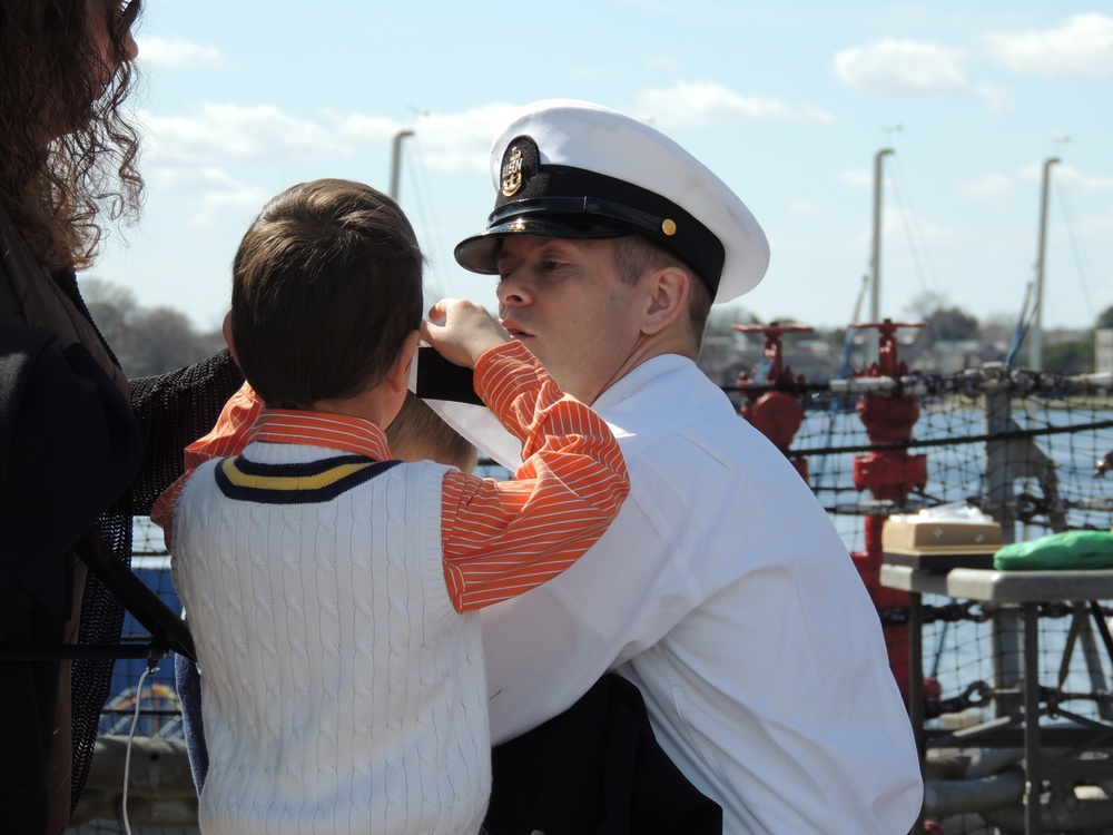 Naval Museum hosts a commissioning ceremony