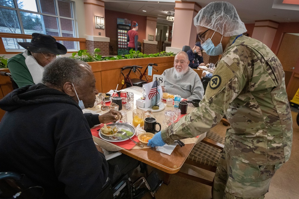 New Jersey Guard serve veterans at Vineland Home