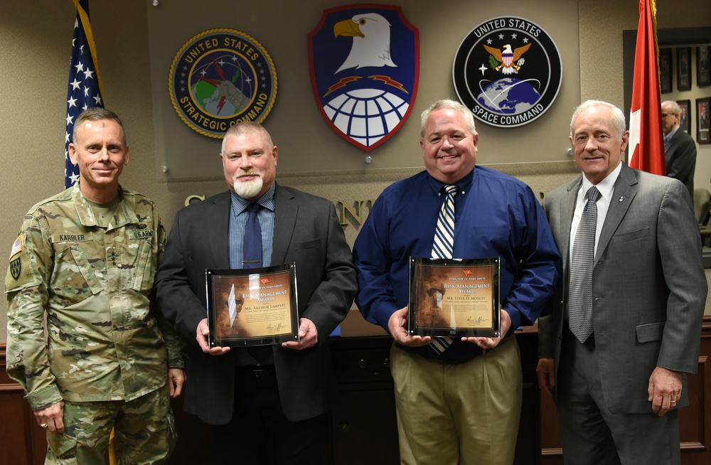 SMDC team members receive Army safety awards