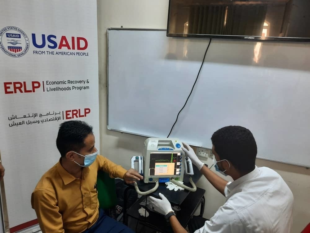 Healthcare workers participate in USAID-funded training at Al Naqueeb Hospital in Aden, Yemen in December 2021