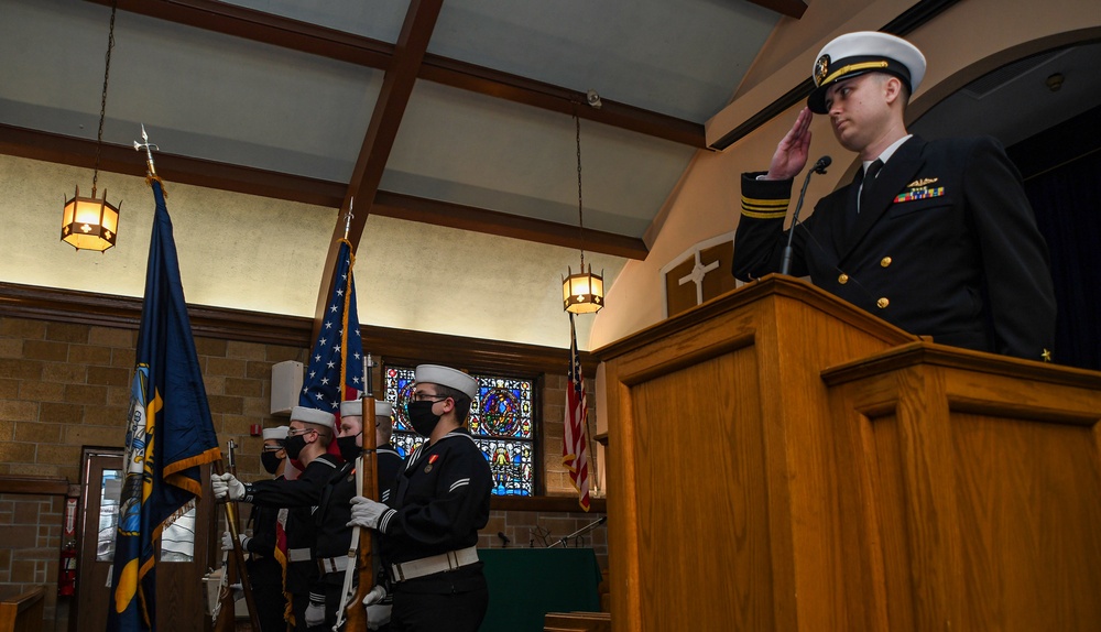 Submarine Learning Center Hosts Change of Command Ceremony