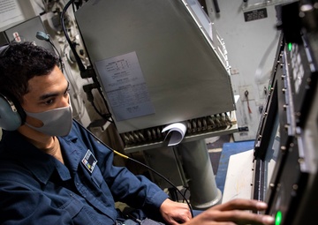 USS Dewey Participates in Bilateral Advanced Warfare Training