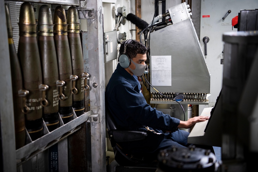 USS Dewey Participates in Bilateral Advanced Warfare Training