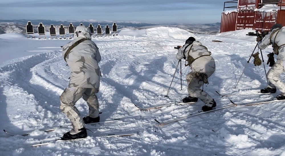 10th SFG(A) Green Berets exercise battle drills for AE22