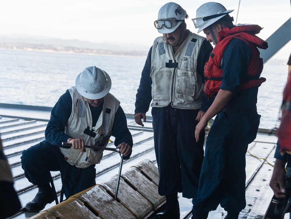 USS Portland (LPD 27) conducts amphibious operations