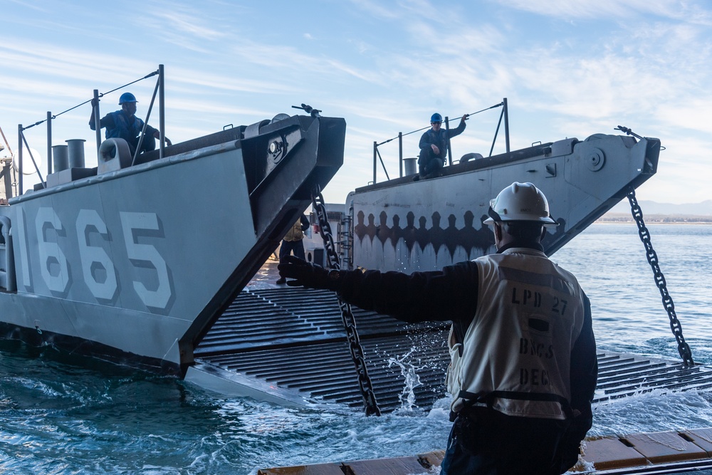 USS Portland (LPD 27) conducts amphibious operations