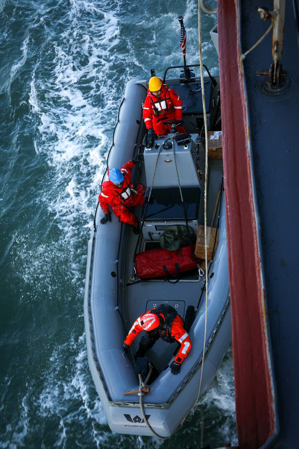 USS The Sullivans (DDG 68) - Small Boat Operation