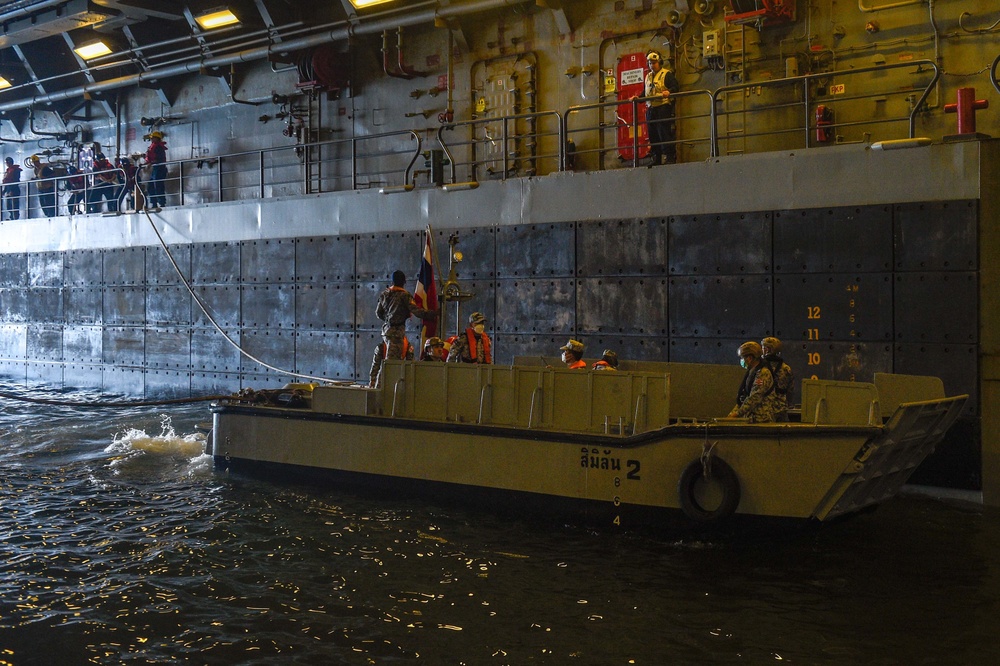 USS Green Bay (LPD 20) Conducts Well Deck Operations With The Thai Navy During Cobra Gold 22