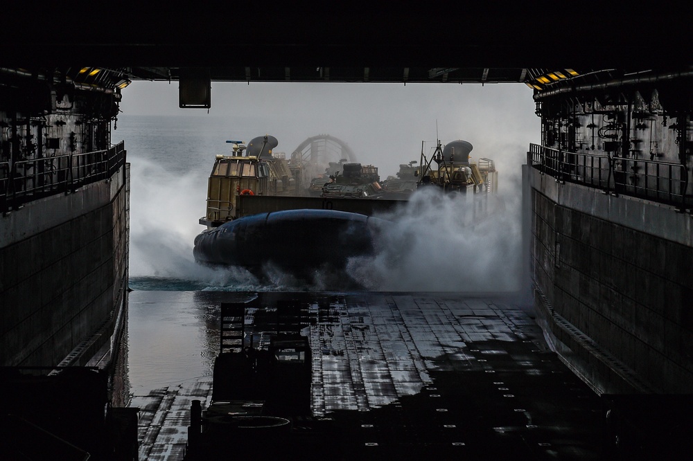 USS Green Bay (LPD 20) Conducts Well Deck Operations With The Thai Navy During Cobra Gold 22