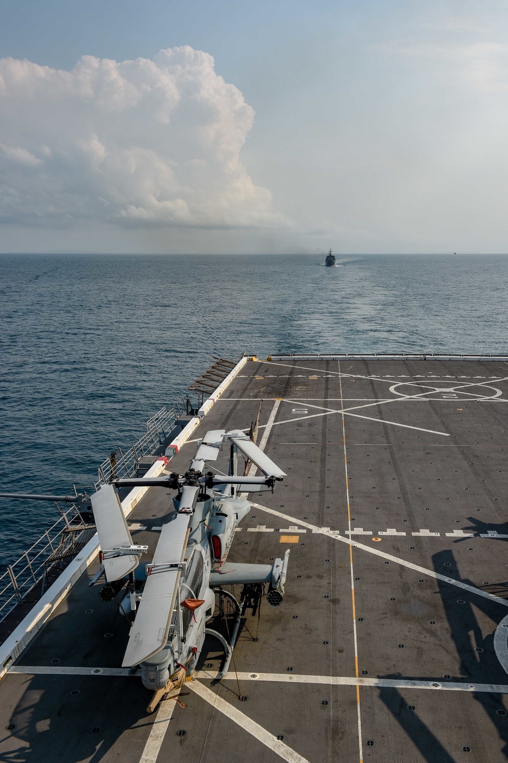 USS Green Bay (LPD 20) Conducts Flight Operations With The Royal Thai Navy