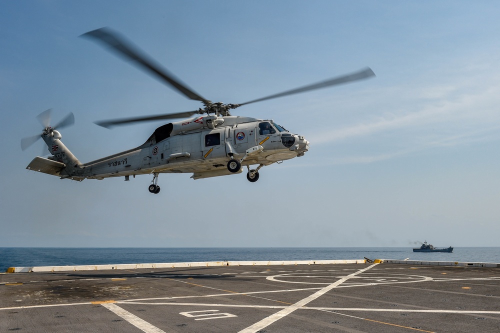 USS Green Bay (LPD 20) Conducts Flight Operations With The Royal Thai Navy