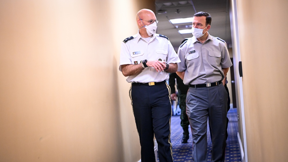 Chilean Defense Attaché Lt. Gen. Cristian Roberto Guedelhoefer Erbetta Visits IADC
