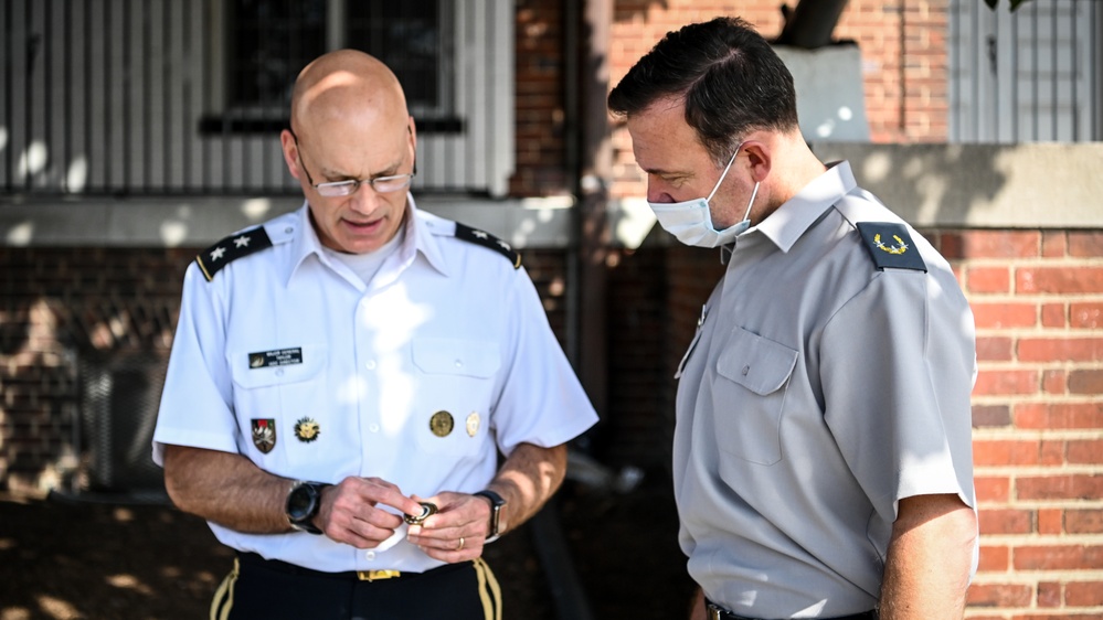 Chilean Defense Attaché Lt. Gen. Cristian Roberto Guedelhoefer Erbetta Visits IADC