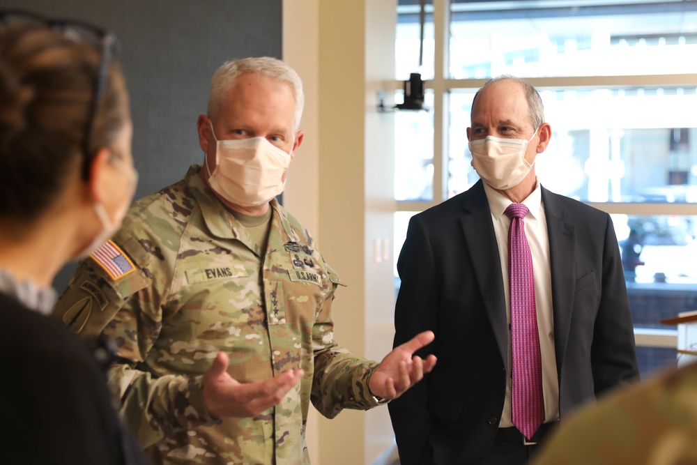 University of Utah Hospital staff welcomes Lt. Gen. John R. Evans