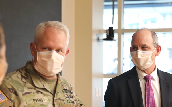 University of Utah Hospital staff welcomes Lt. Gen. John R. Evans