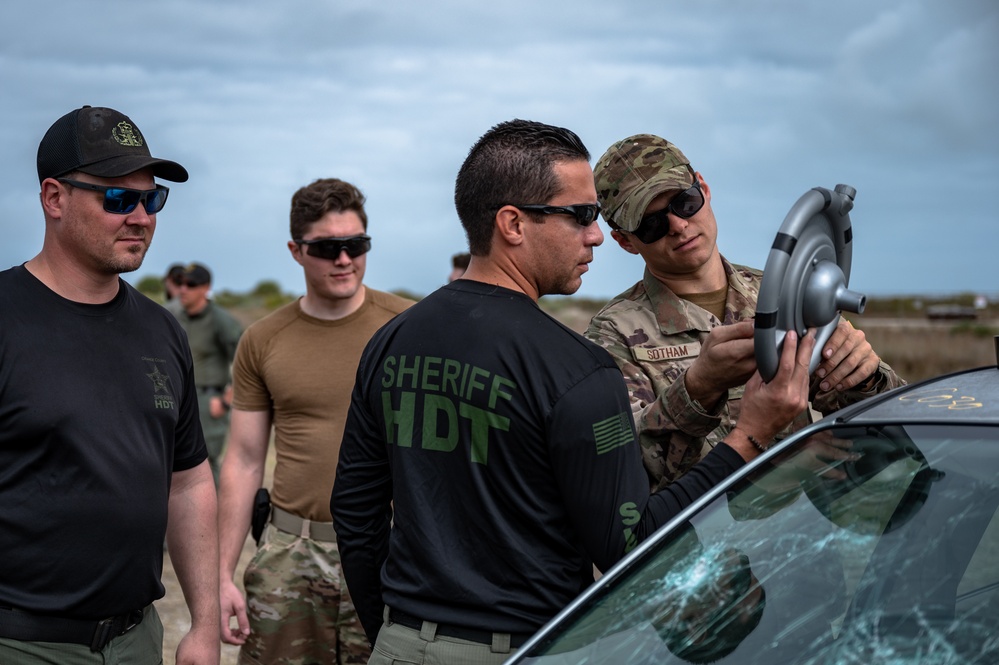 Cape Canaveral SFS EOD Team Organizes Joint Explosice Vehicle Entry Training