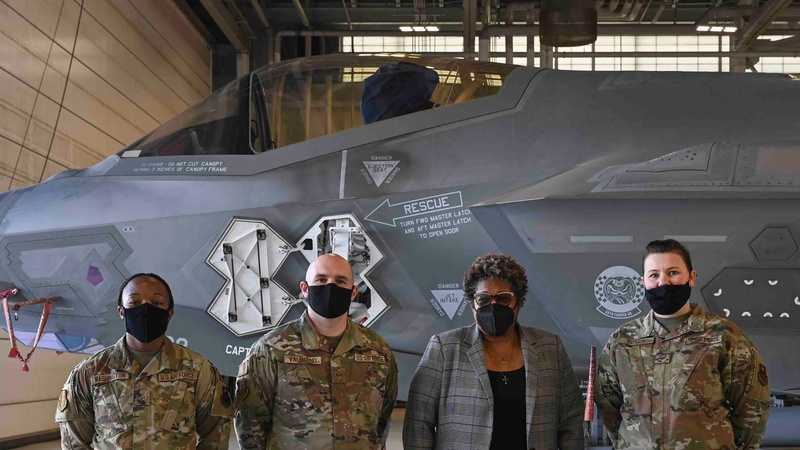 Lisa P. Smith visits the 33rd Fighter Wing