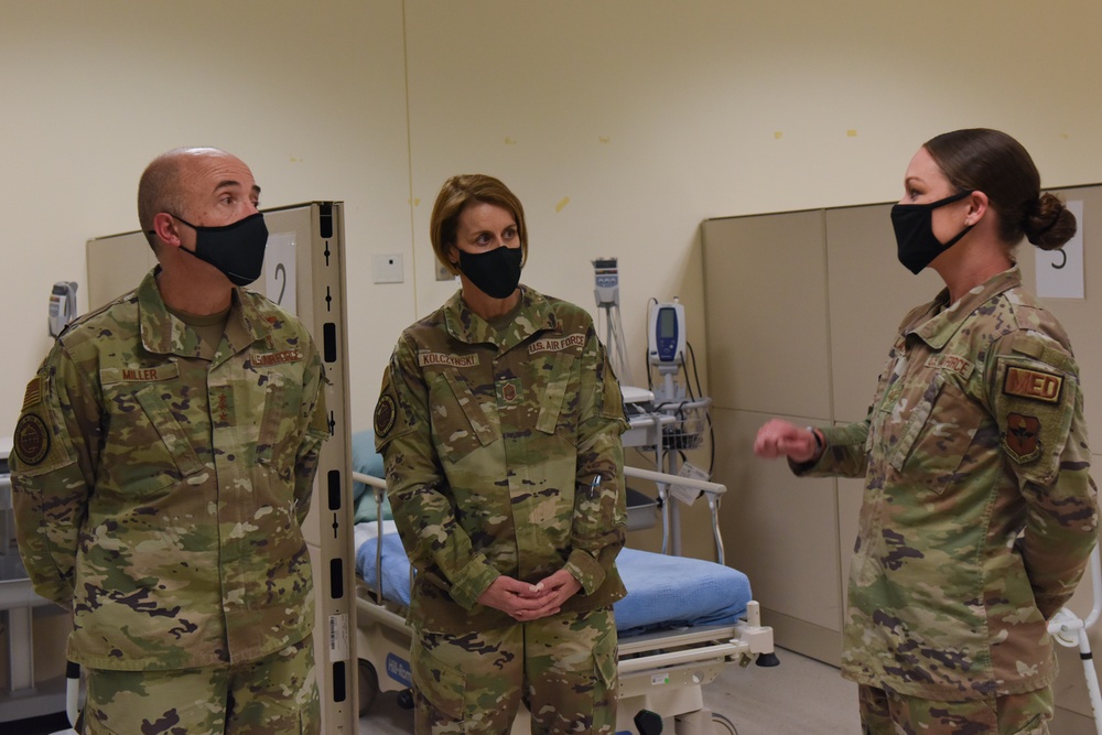 DVIDS - Images - AFMS senior leaders visit 59 MDW medics [Image 5 of 6]