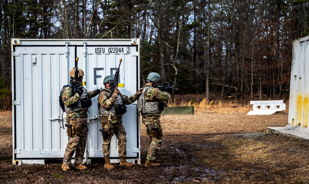 Field Craft Hostile Airmen participate in tactics training