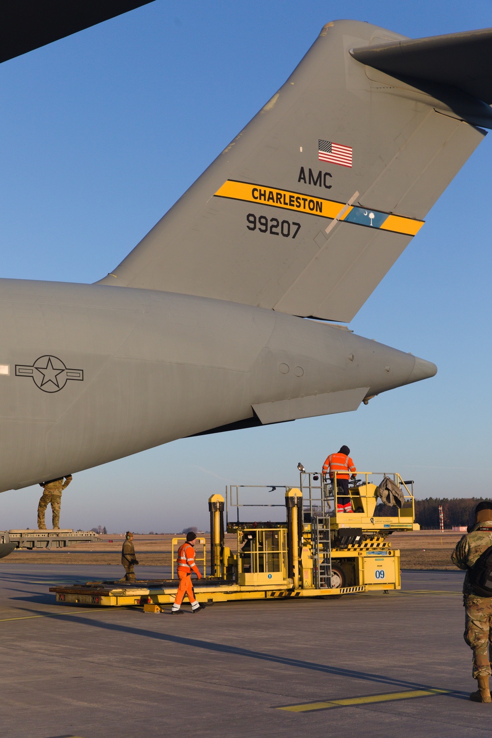 3rd ID soldiers and equipment arrive in Germany