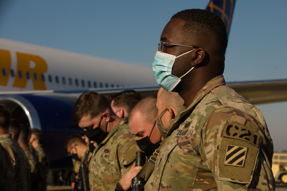 3rd ID soldiers and equipment arrive in Germany