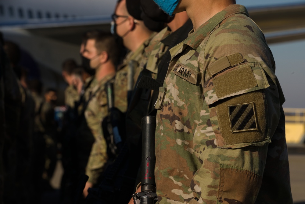 3rd ID soldiers and equipment arrive in Germany