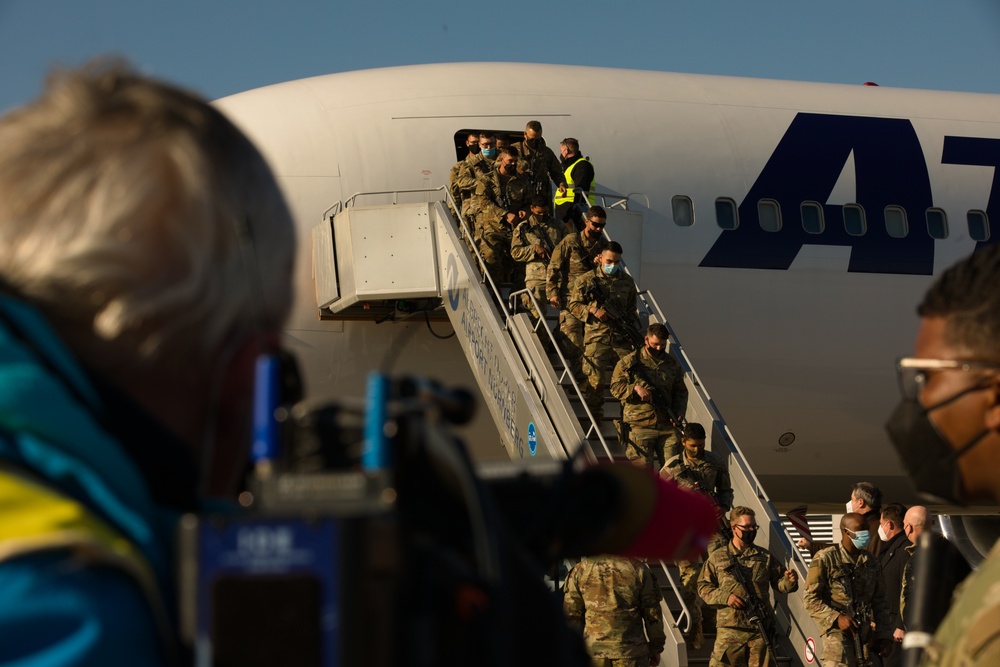 3rd ID soldiers and equipment arrive in Germany