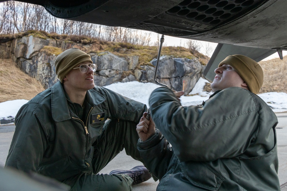 U.S. Marine Corps Harriers arrive in Norway