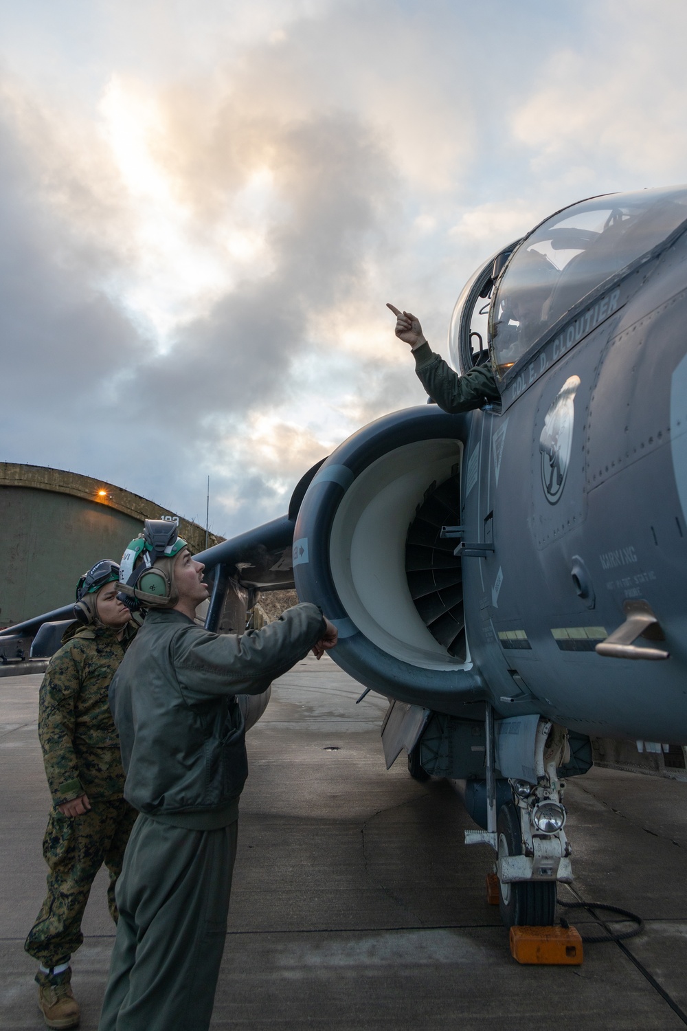 U.S. Marine Corps Harriers arrive in Norway