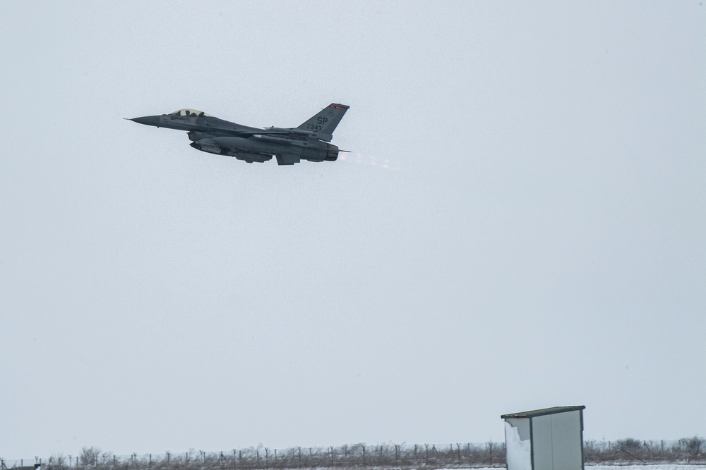 480th EFS snow operations at the 86th AB, Romania