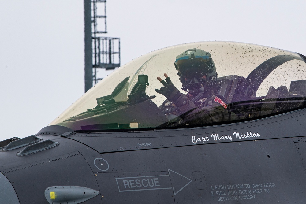 480th EFS snow operations at the 86th AB, Romania